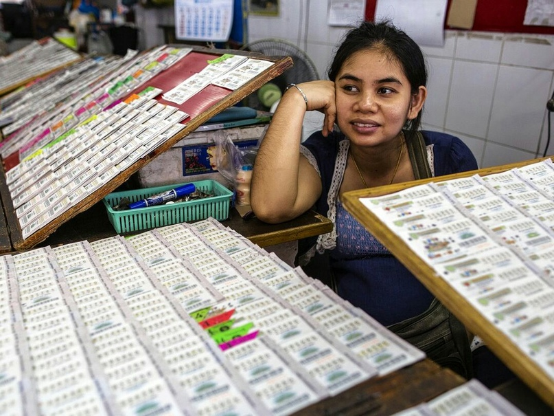 Тайский премьер Сэтта Тависин заявил, что Кабинет министров одобрил запуск новой 3-значной лотереи. Это объявление мгновенно привело в восторг многочисленных любителей лотереи в Таиланде.-2