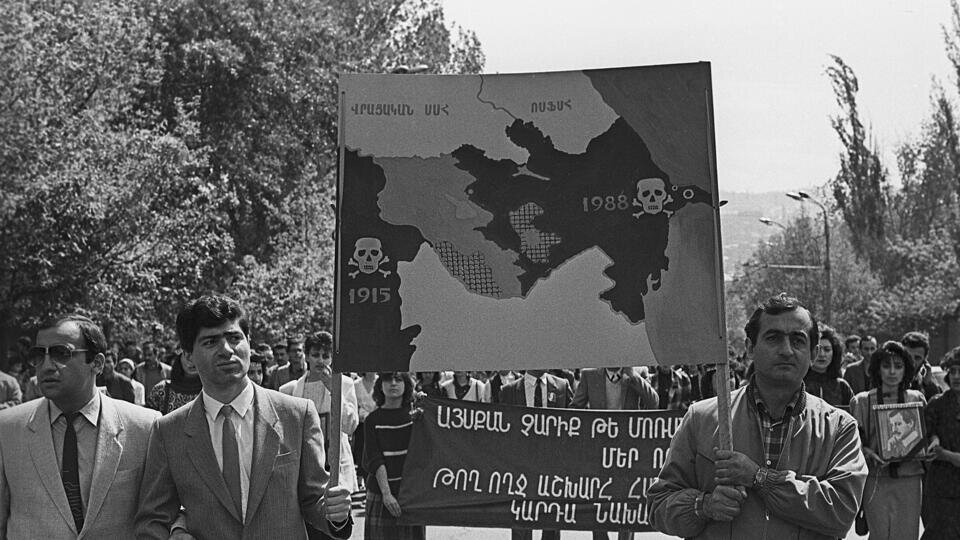 35 лет исполнилось погрому, определившему контуры межэтнической вражды по всему постсоветскому пространству. В эти дни в конце февраля 1988 года произошел армянский погром в азербайджанском Сумгаите.