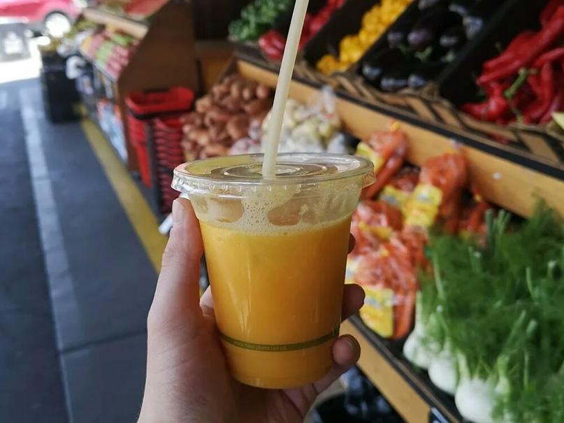 Прохладные, освежающие напитки, которые продаются на улицах Таиланда — это не только отличный способ спастись от летней жары.-2