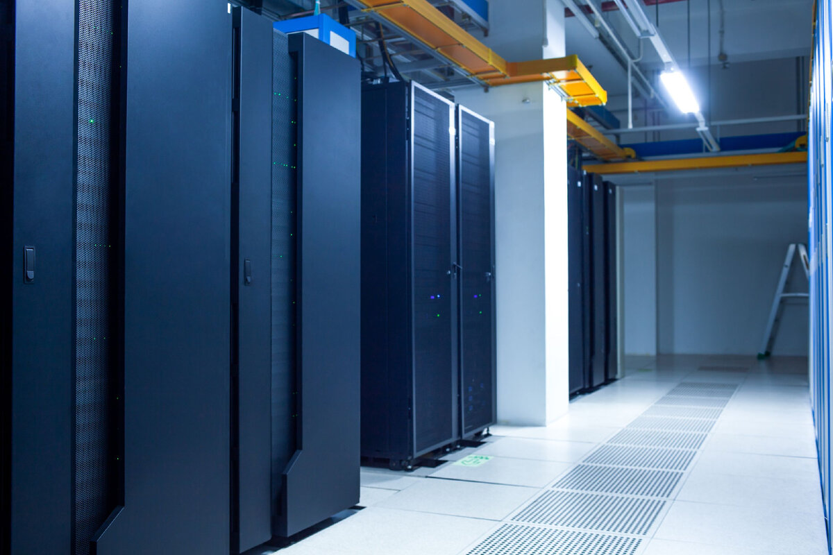 Серверные помещения, или дата-центры, являются критически важной инфраструктурой для любой современной компании.-2