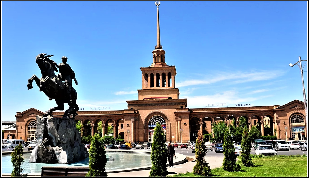 Ереван - столица Армении (изображение взято из открытых источников)